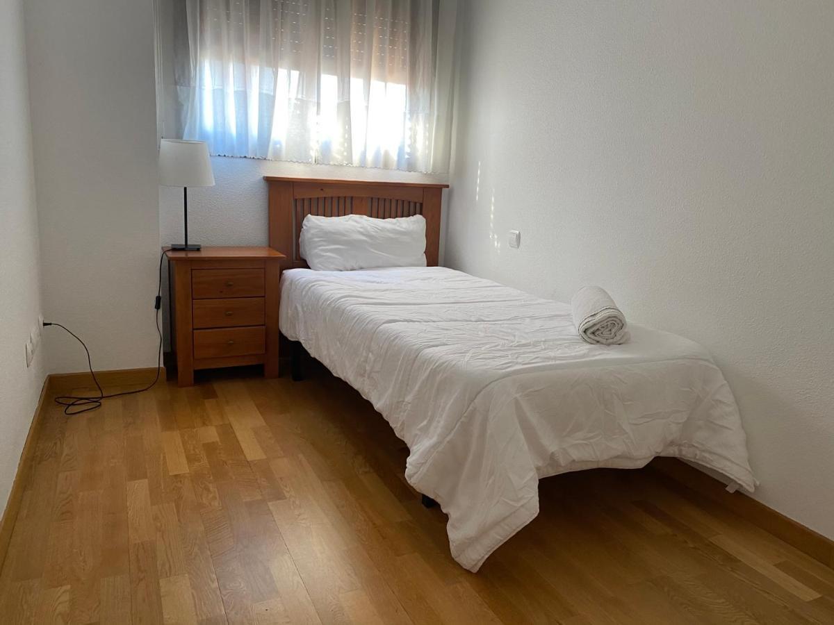Apartment Madrid Barajas Esterno foto