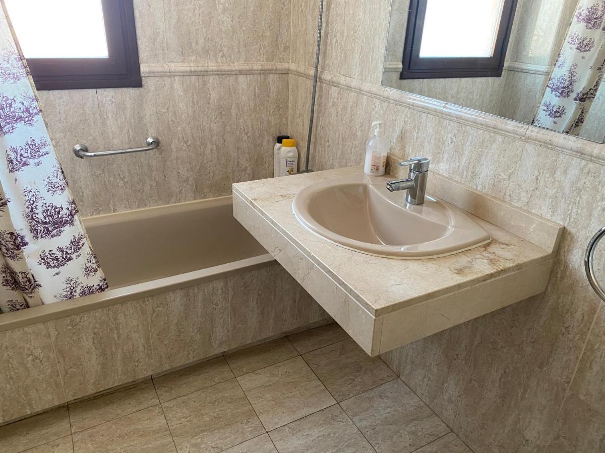 Apartment Madrid Barajas Esterno foto